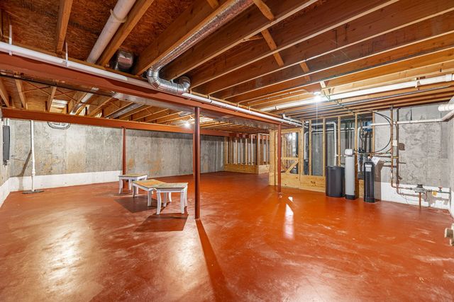 109 Shawnee Lane, Harvard, IL 60033