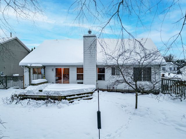 109 Shawnee Lane, Harvard, IL 60033