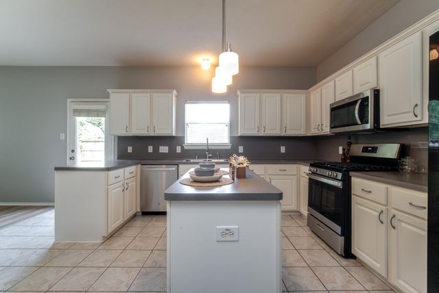 9703 Berkshire Trace, Pearland, TX 77584