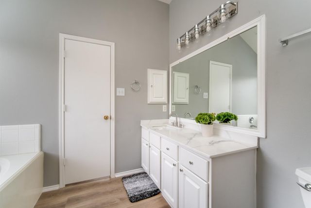 9703 Berkshire Trace, Pearland, TX 77584