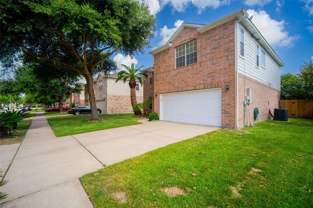 9703 Berkshire Trace, Pearland, TX 77584