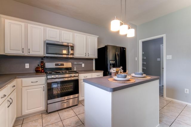 9703 Berkshire Trace, Pearland, TX 77584