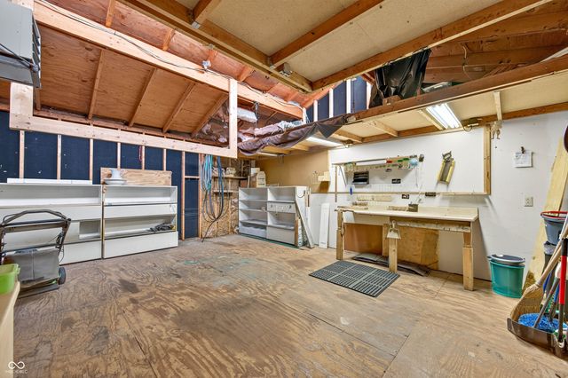 2720 12th Street, Columbus, IN 47201