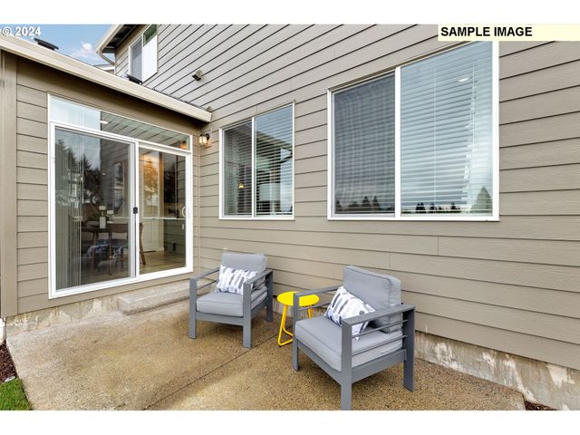 1575 N Young St, Lafayette, OR 97127