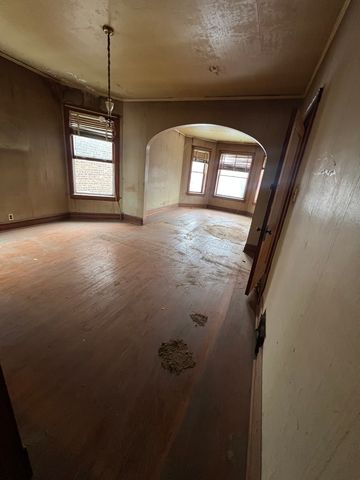 2309 N Springfield Avenue, Chicago, IL 60647