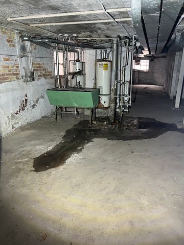 2309 N Springfield Avenue, Chicago, IL 60647