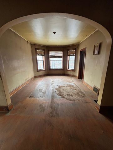 2309 N Springfield Avenue, Chicago, IL 60647