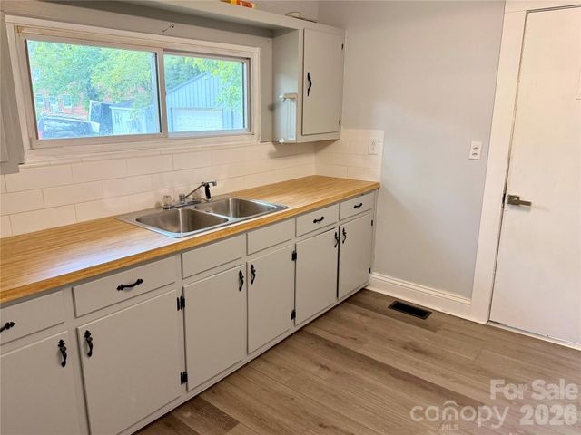 321 Cline Avenue SW, Valdese, NC 28690