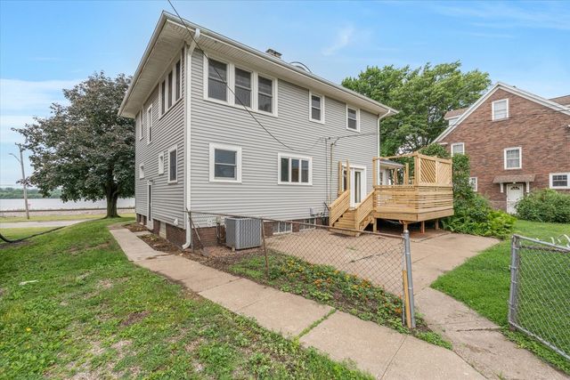 732 River Drive, Bettendorf, IA 52722