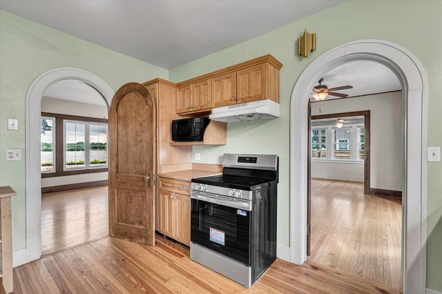 732 River Drive, Bettendorf, IA 52722