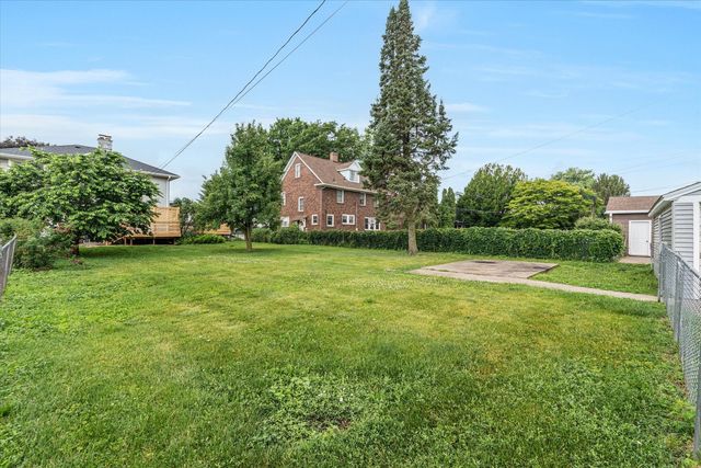 732 River Drive, Bettendorf, IA 52722