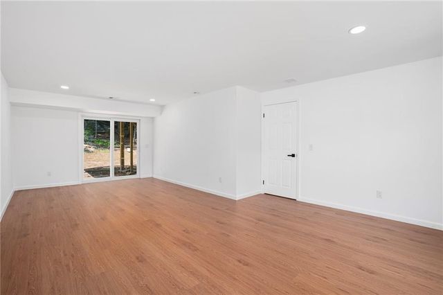 18 Pleasantview Avenue, Johnston, RI 02919