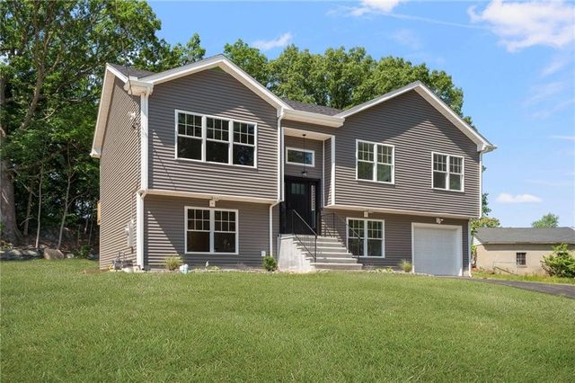 18 Pleasantview Avenue, Johnston, RI 02919