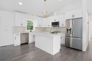 18 Pleasantview Avenue, Johnston, RI 02919