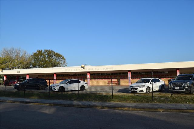 5706 S Acres Drive, Houston, TX 77048