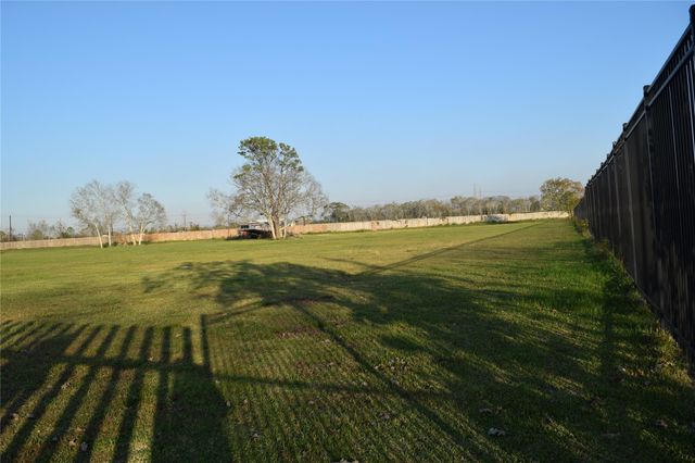 5706 S Acres Drive, Houston, TX 77048