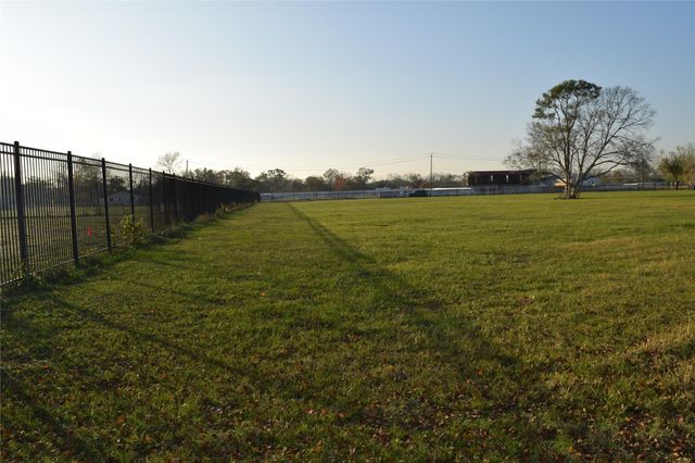 5706 S Acres Drive, Houston, TX 77048