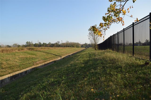 5706 S Acres Drive, Houston, TX 77048