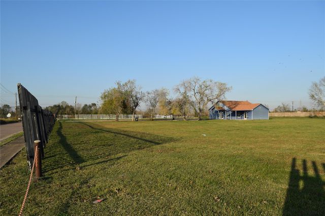 5706 S Acres Drive, Houston, TX 77048