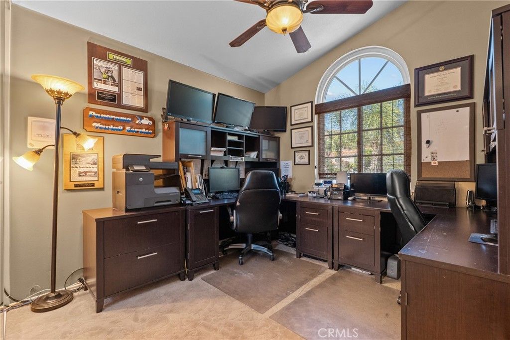 Image 37 of property listing at 20344 Calhaven, Saugus, CA 91390