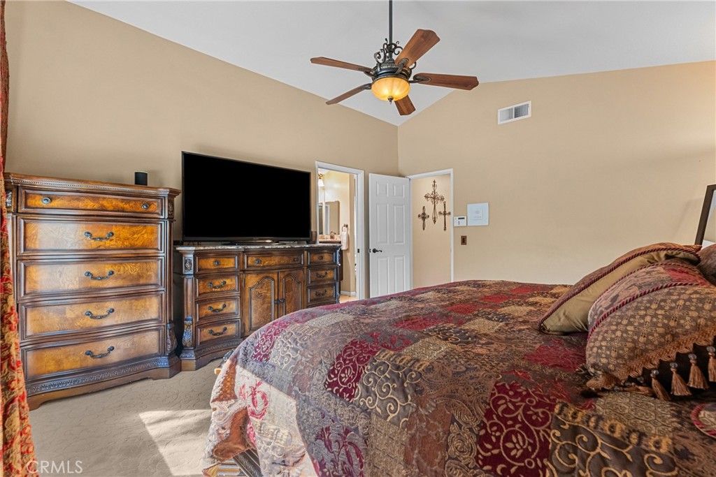 Image 43 of property listing at 20344 Calhaven, Saugus, CA 91390