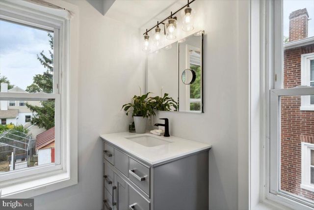 224 EDGEMONT AVE, Ardmore, PA 19003