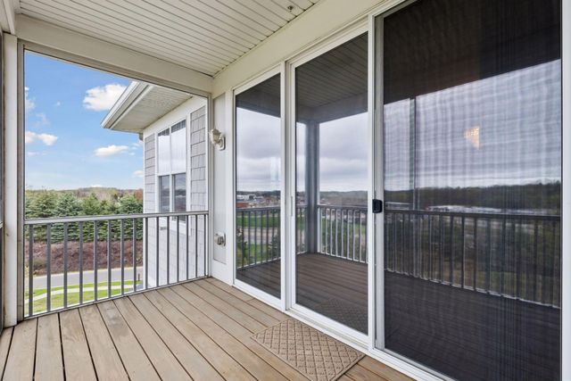 100 Clydesdale Trail 305, Medina, MN 55340