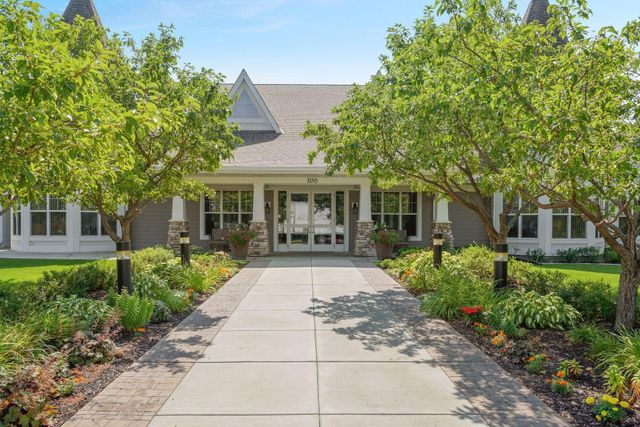 100 Clydesdale Trail 305, Medina, MN 55340