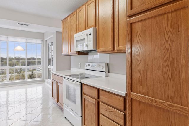 100 Clydesdale Trail 305, Medina, MN 55340