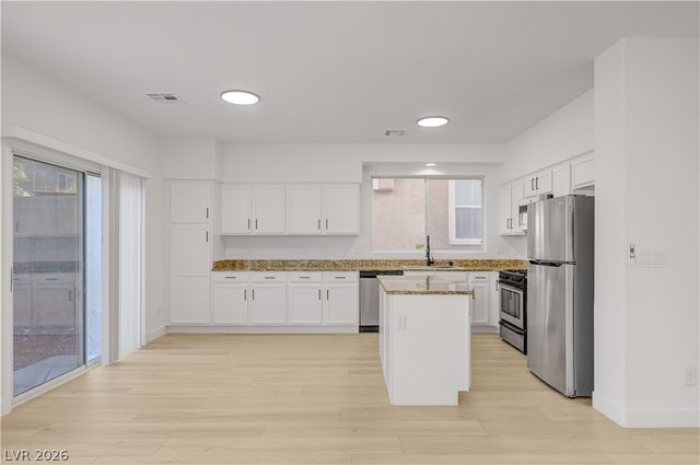 9553 Cabot Falls Avenue, Las Vegas, NV 89149