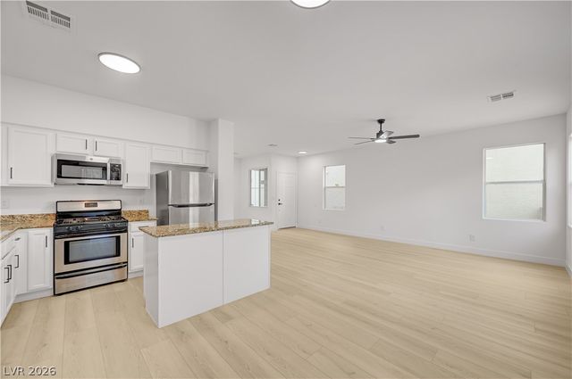 9553 Cabot Falls Avenue, Las Vegas, NV 89149