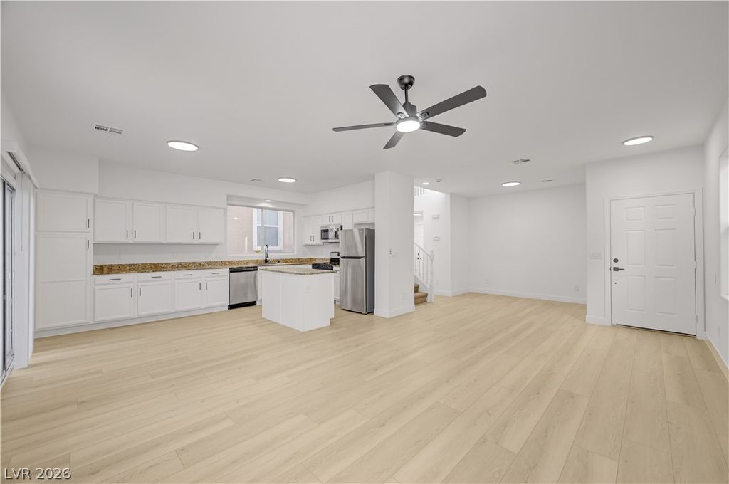 9553 Cabot Falls Avenue, Las Vegas, NV 89149