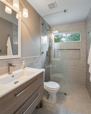 9402 Grosvenor Place, Frisco, TX 75035