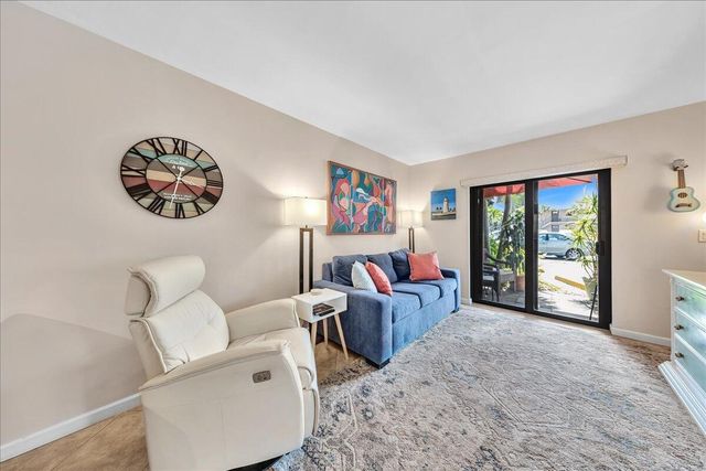2965 NE 8th Terrace 101, Oakland Park, FL 33334