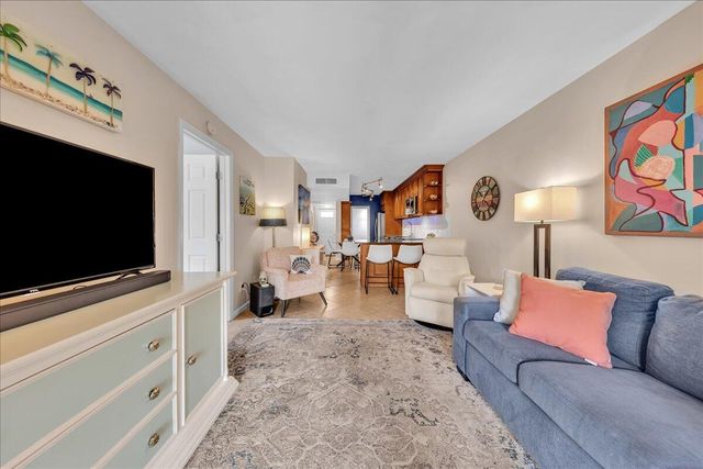 2965 NE 8th Terrace 101, Oakland Park, FL 33334