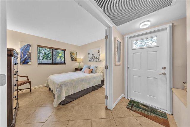 2965 NE 8th Terrace 101, Oakland Park, FL 33334