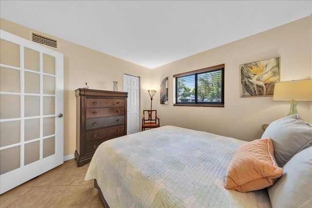 2965 NE 8th Terrace 101, Oakland Park, FL 33334