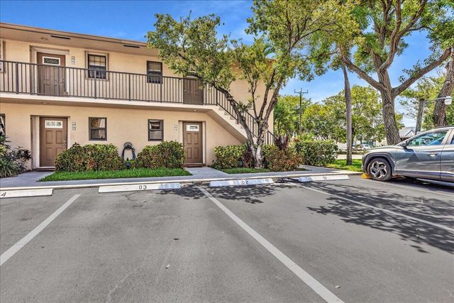2965 NE 8th Terrace 101, Oakland Park, FL 33334