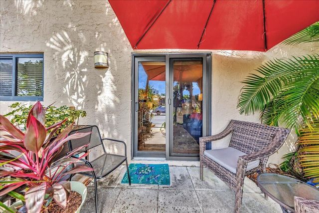 2965 NE 8th Terrace 101, Oakland Park, FL 33334