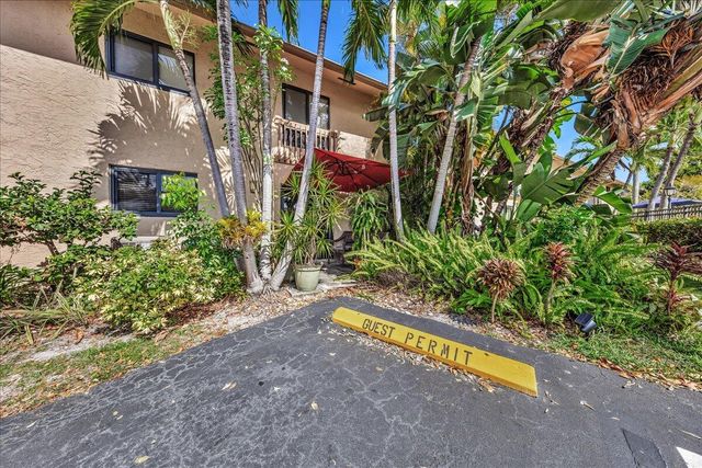 2965 NE 8th Terrace 101, Oakland Park, FL 33334