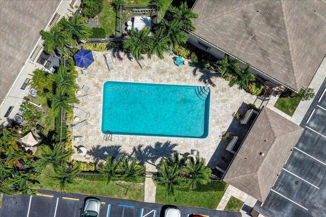 2965 NE 8th Terrace 101, Oakland Park, FL 33334
