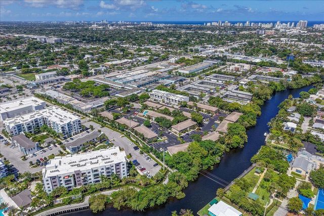 2965 NE 8th Terrace 101, Oakland Park, FL 33334