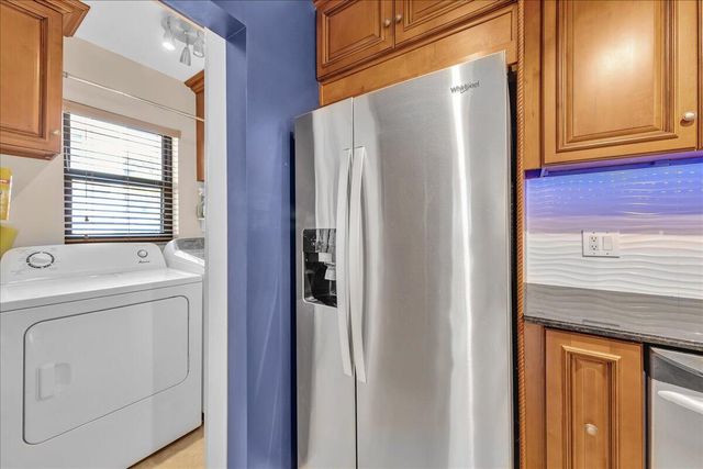 2965 NE 8th Terrace 101, Oakland Park, FL 33334