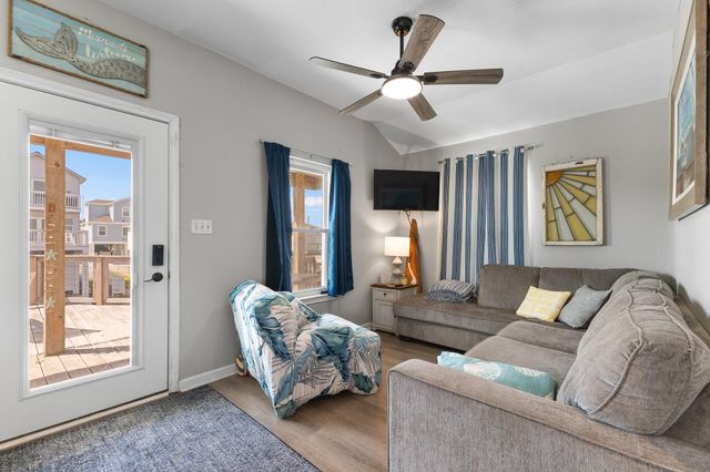 16711 Kingston Way, Jamaica Beach, TX 77554