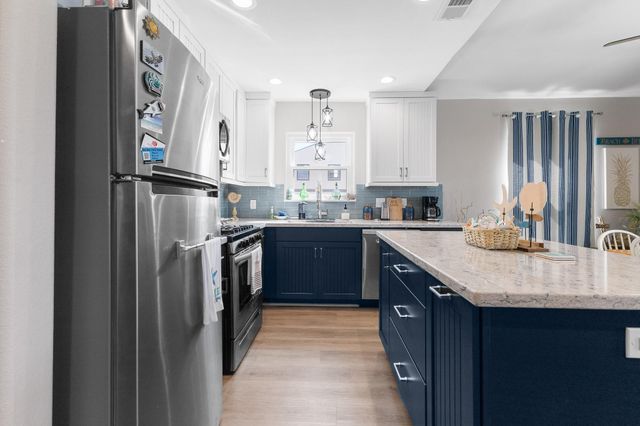 16711 Kingston Way, Jamaica Beach, TX 77554