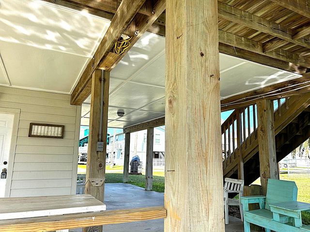 16711 Kingston Way, Jamaica Beach, TX 77554