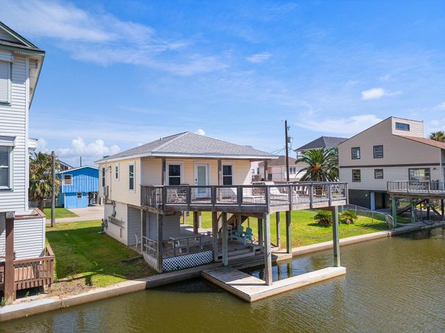 16711 Kingston Way, Jamaica Beach, TX 77554
