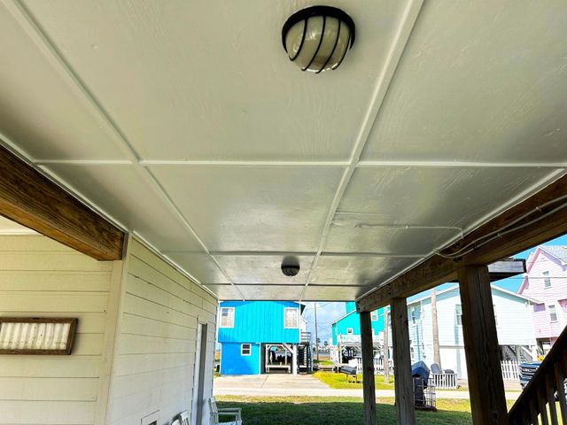 16711 Kingston Way, Jamaica Beach, TX 77554