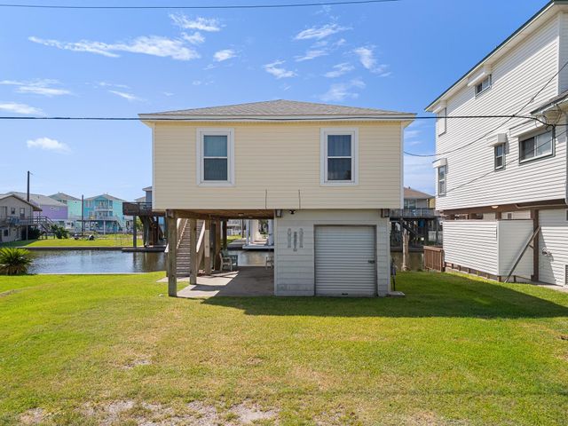 16711 Kingston Way, Jamaica Beach, TX 77554