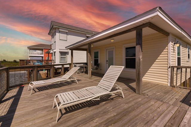 16711 Kingston Way, Jamaica Beach, TX 77554